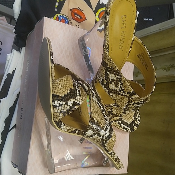 Slip on shoes. NIB - Picture 1 of 4